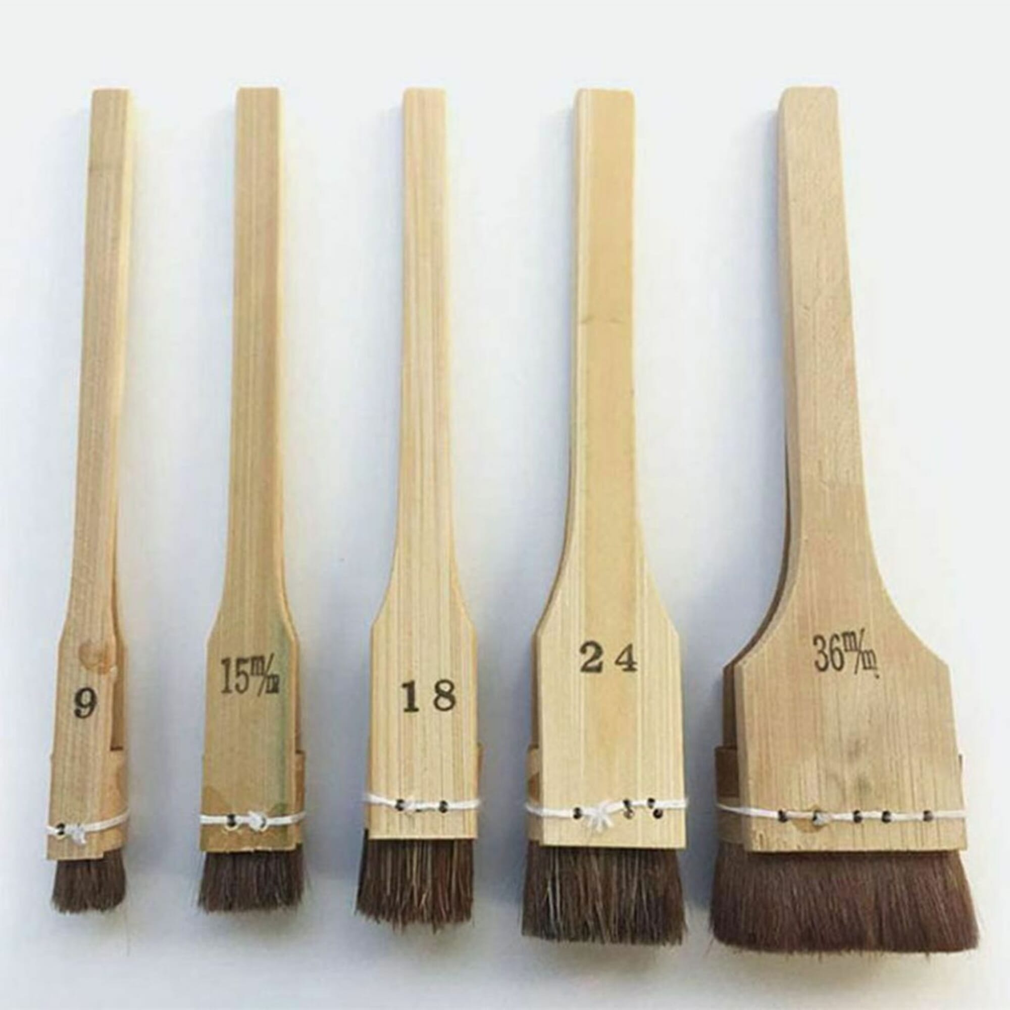 Sanesu Traditional Japanese Stenciling Hake Paintbrush Medium Wash Paint  Brush 24mm, with Wooden Handle, for Wood Block Printmaking